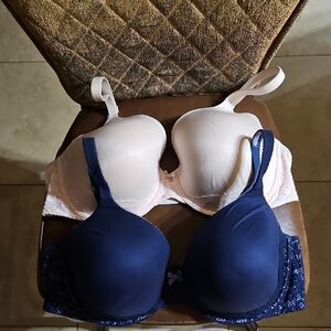 Lot Of 2 Victoria's Secret Lined Perfect Coverage T-Shirt Underwire Lace Bras